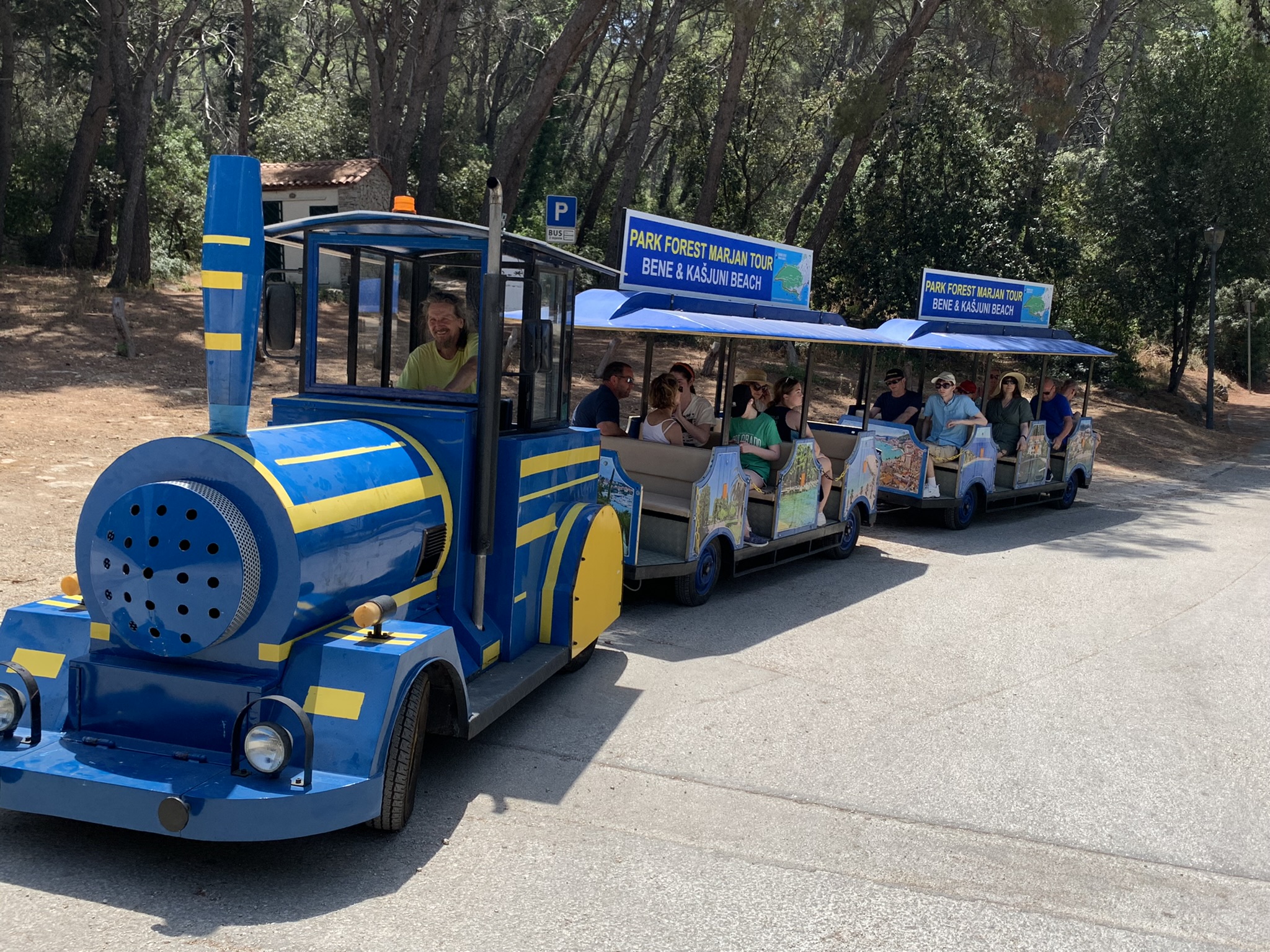 52EBA802-49C0-403C-AD15-D6E8FA7F73D8